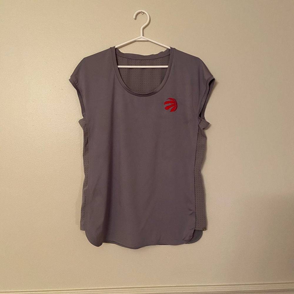 🌵4/$20 Grey Toronto Raptors Sleeveless Active Top - Picture 2 of 7